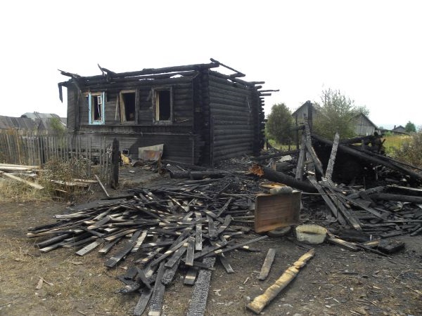 Демонтаж дома после пожара